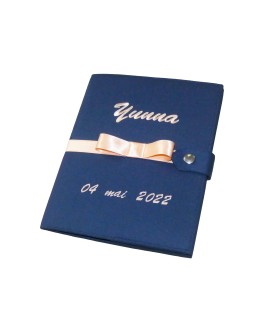 Protège carnet de santé personnalisé rigide bleu marine - ruban pêche - Cadeau de naissance fille personnalisé