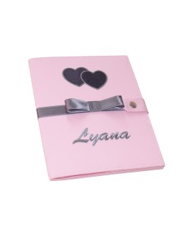 Protège carnet de santé fille rigide personnalisé rose- motif coeur - Cadeau de naissance personnalisé